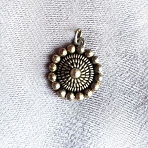 ( Silpada ) .925 Sterling Silver Southwest Pendant / Charm